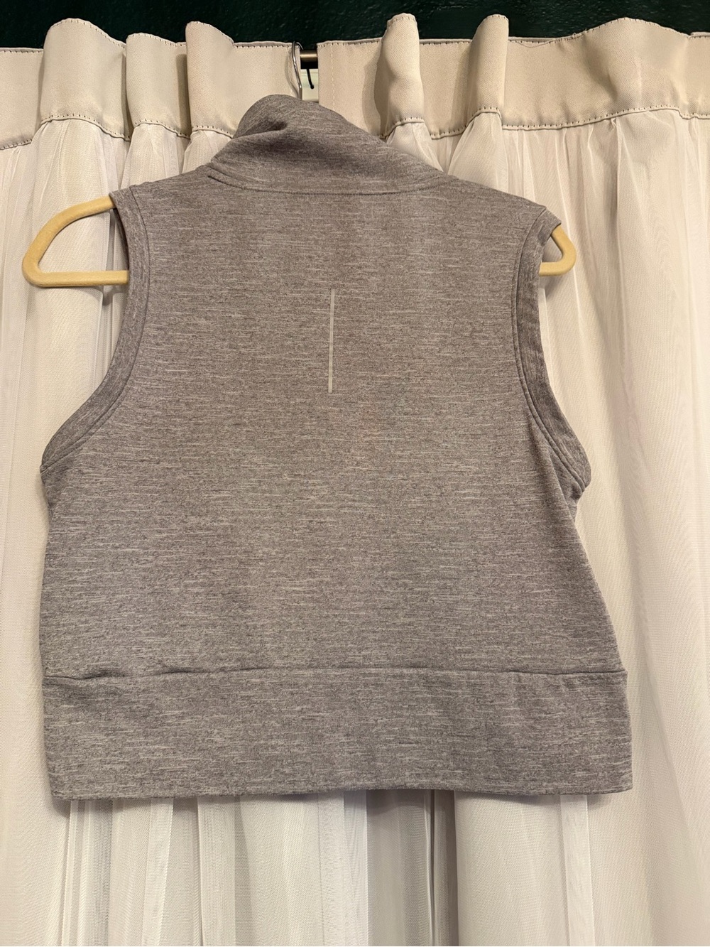 Nike Women’s Grey Sleeveless Crop Muscle Tee with Funnel Neck - Picture 2 of 4